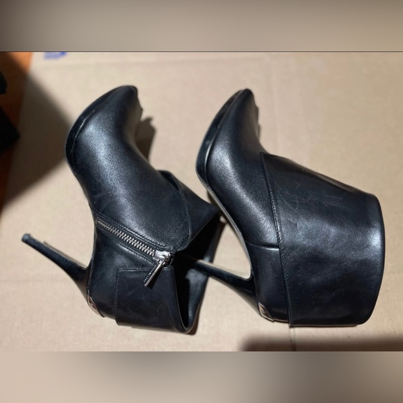 Michael Kors Shiny Black Leather Side Zip Up High Heels Size 6 M - Picture 6 of 11